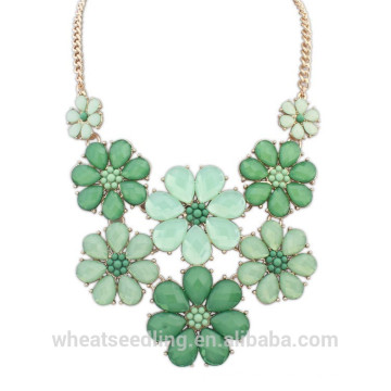 Collar de resina de gargantilla verde flor para mujer